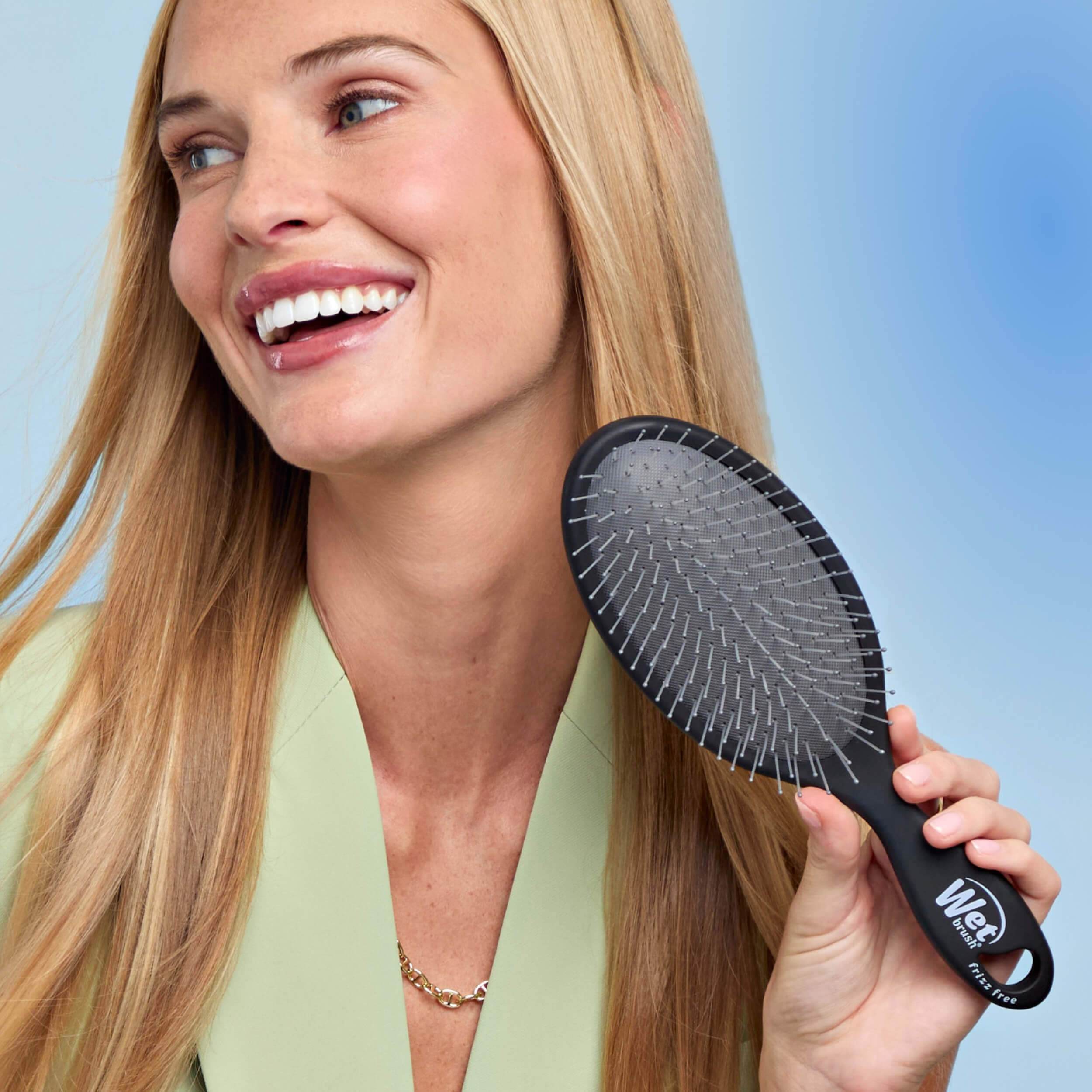 Frizz-Free Detangler - Black - Image 6